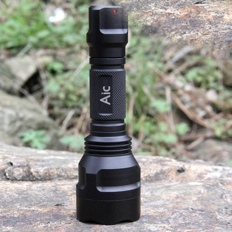戶外充電式可定焦強光手提電筒