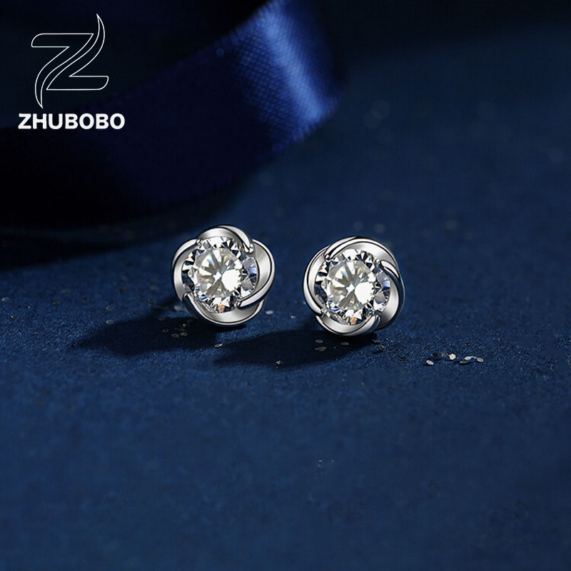 Zhubobo S925純銀四葉草50分莫桑鑽耳釘 主图 01