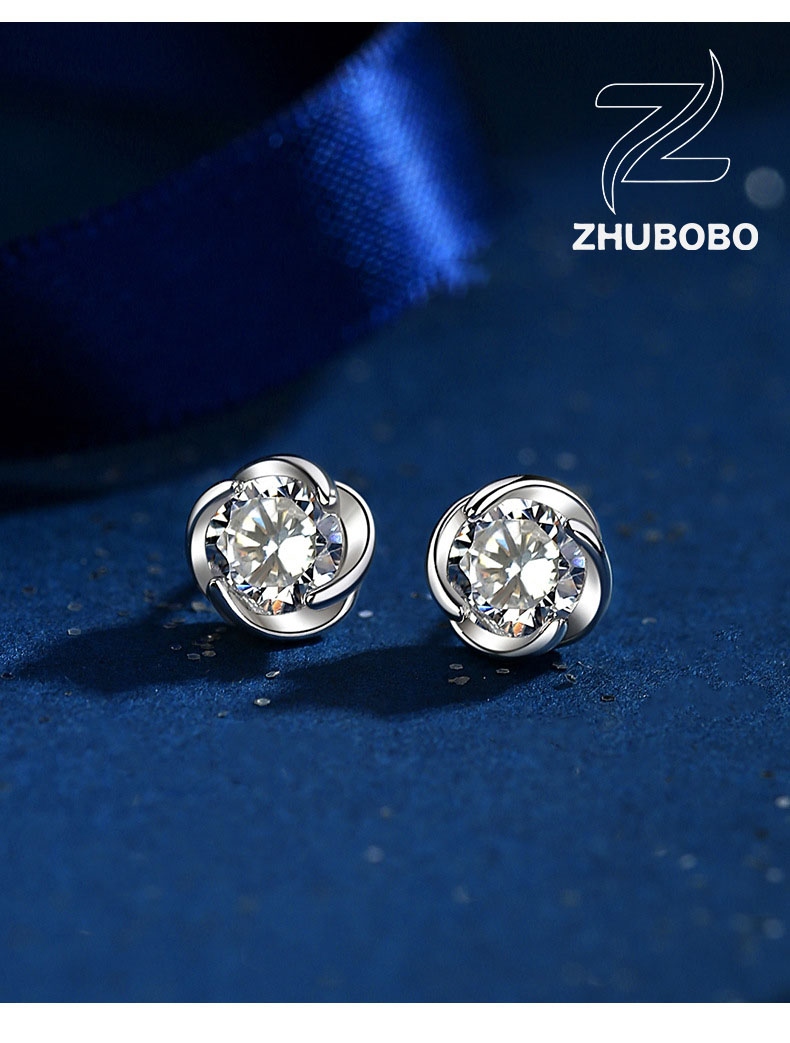 Zhubobo S925純銀四葉草50分莫桑鑽耳釘 详情 10 1