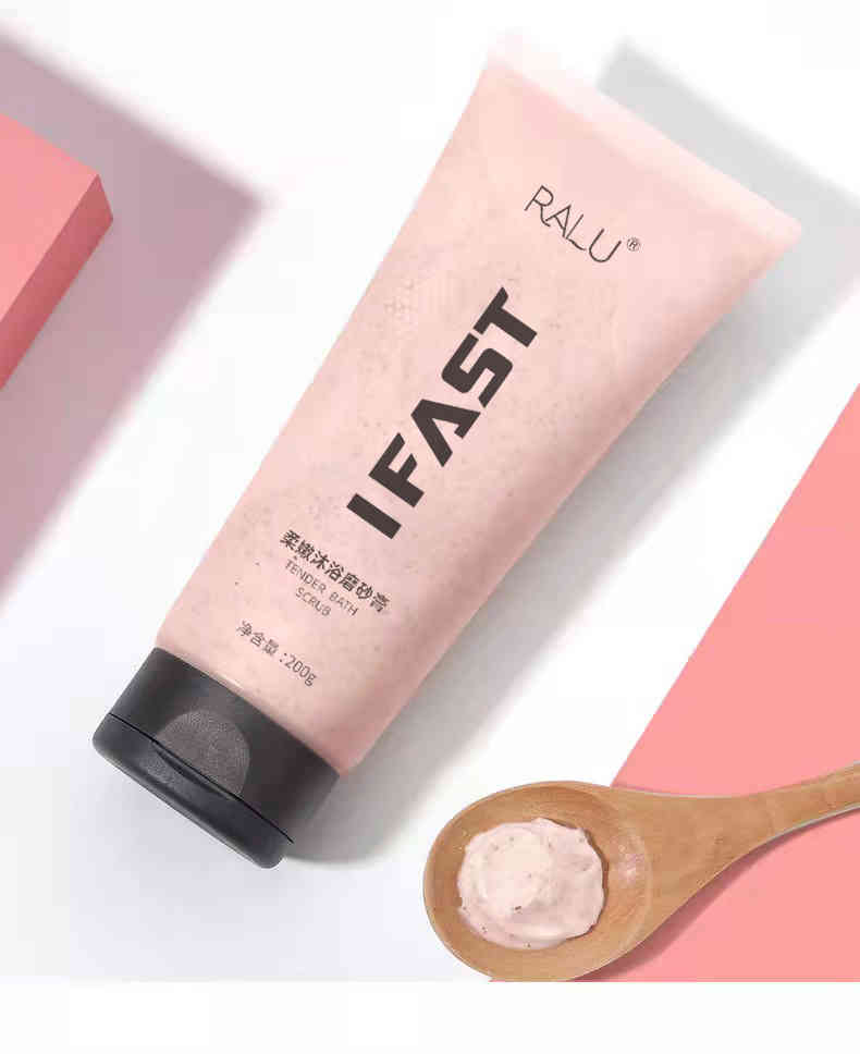 ralu 柔嫩草莓牛奶香沐浴磨砂膏200g/支