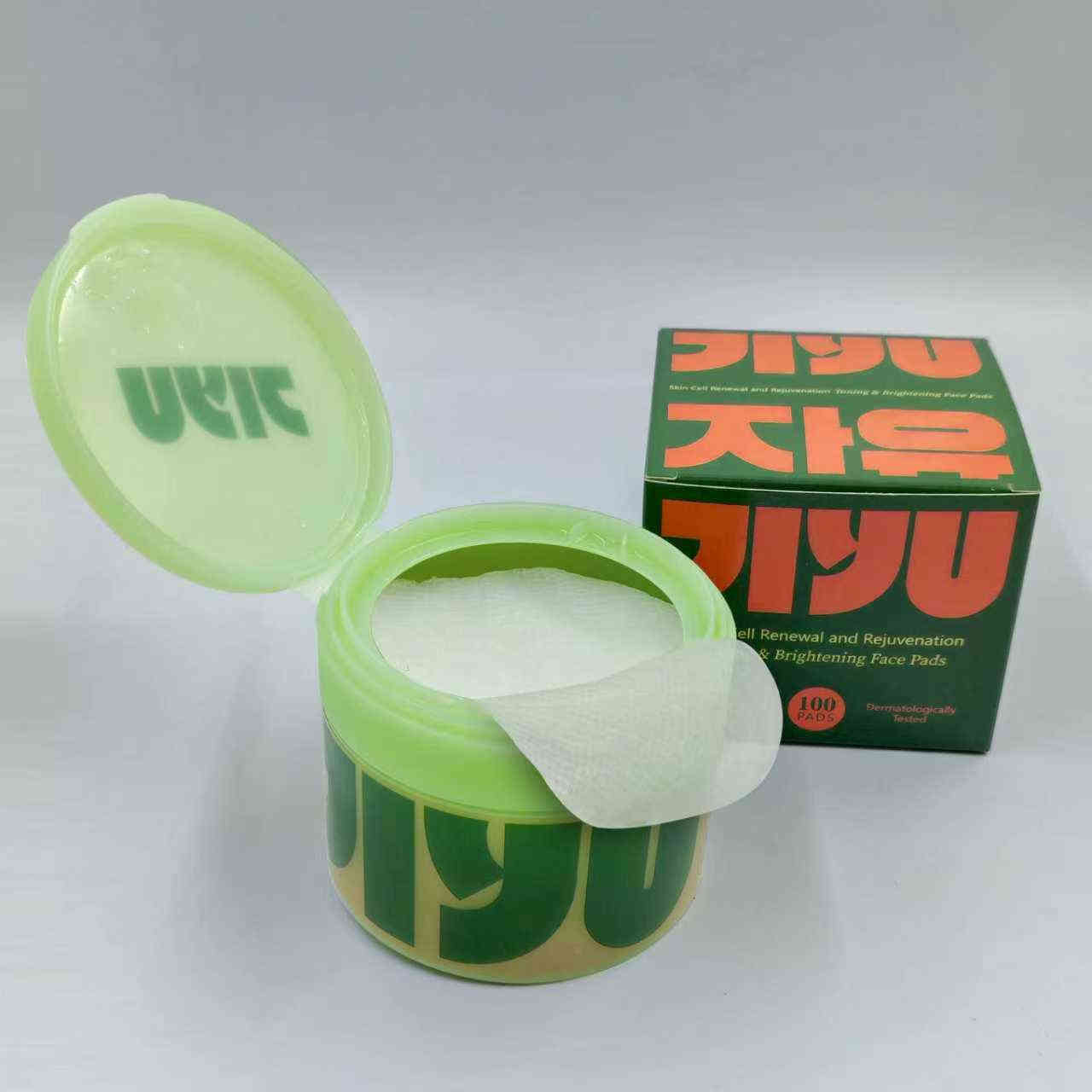 ( 韓國 ）jiyu 蝸牛黏液素+積雪草成份精華肌膚細胞更新與活化調理美白化妝棉片（ 一盒100片)