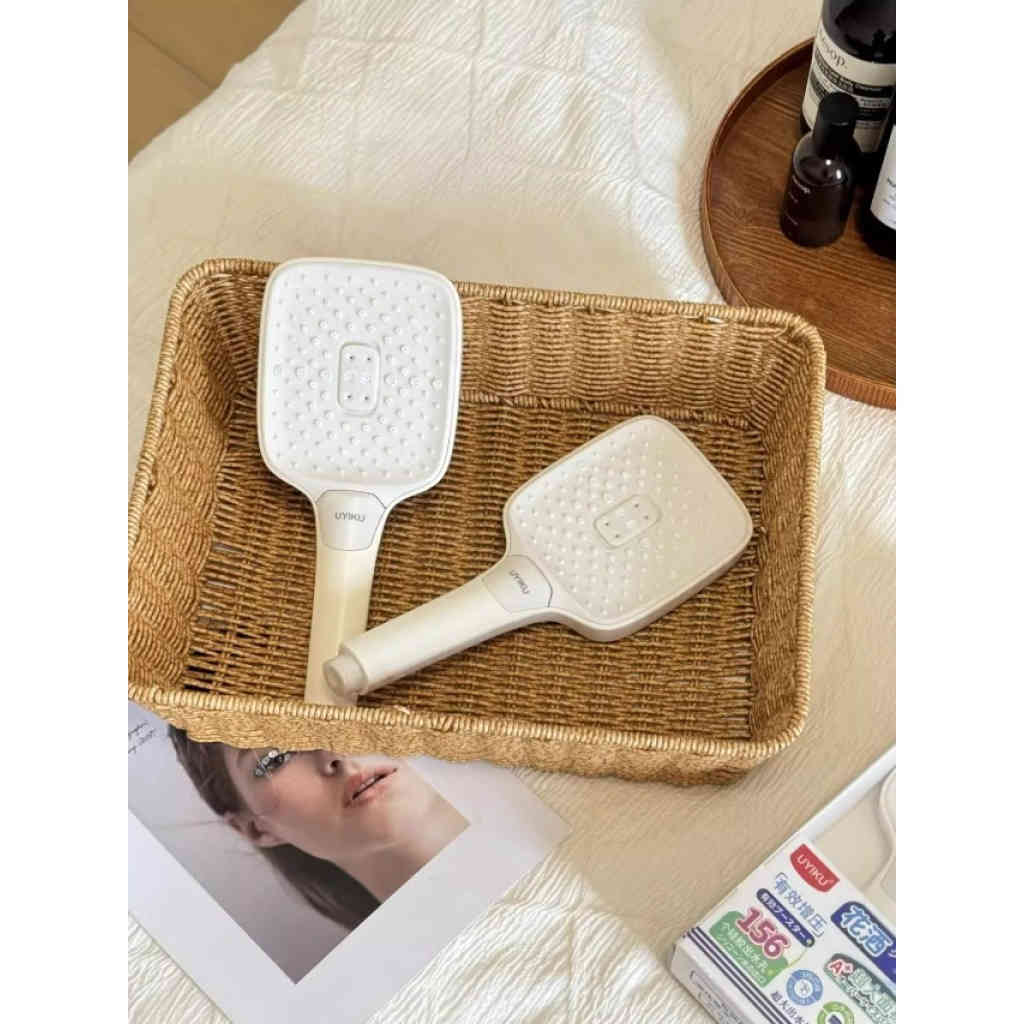 日本【uyiku 空氣增壓花灑】115mm大面板×3模式切換｜仿液態矽膠156孔｜強勁水壓享受衝背感｜通用安裝，升級你的沐浴體驗！