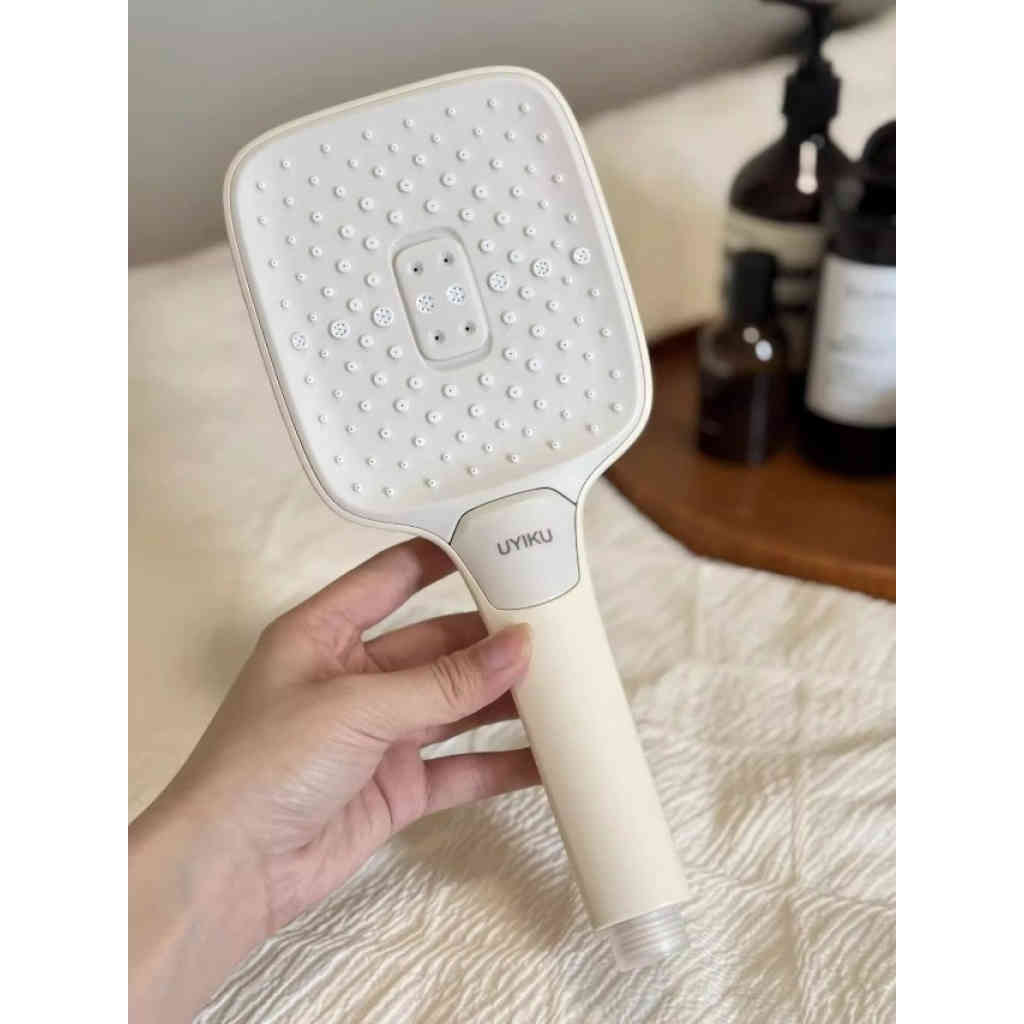 日本【uyiku 空氣增壓花灑】115mm大面板×3模式切換｜仿液態矽膠156孔｜強勁水壓享受衝背感｜通用安裝，升級你的沐浴體驗！