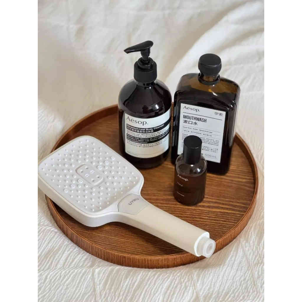 日本【uyiku 空氣增壓花灑】115mm大面板×3模式切換｜仿液態矽膠156孔｜強勁水壓享受衝背感｜通用安裝，升級你的沐浴體驗！