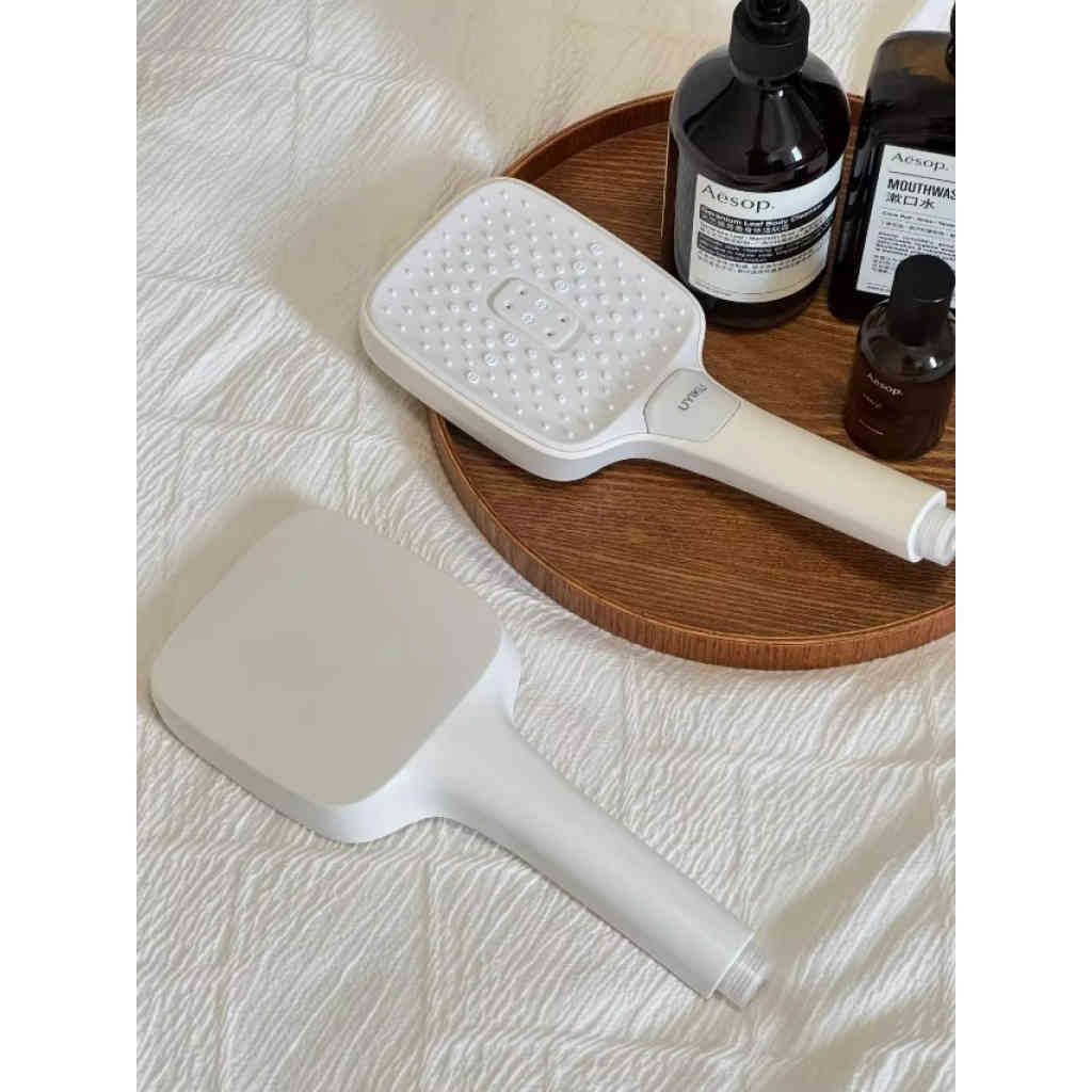 日本【uyiku 空氣增壓花灑】115mm大面板×3模式切換｜仿液態矽膠156孔｜強勁水壓享受衝背感｜通用安裝，升級你的沐浴體驗！