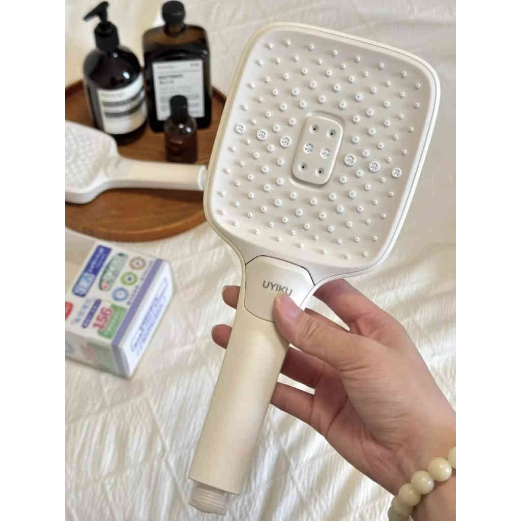 日本【uyiku 空氣增壓花灑】115mm大面板×3模式切換｜仿液態矽膠156孔｜強勁水壓享受衝背感｜通用安裝，升級你的沐浴體驗！