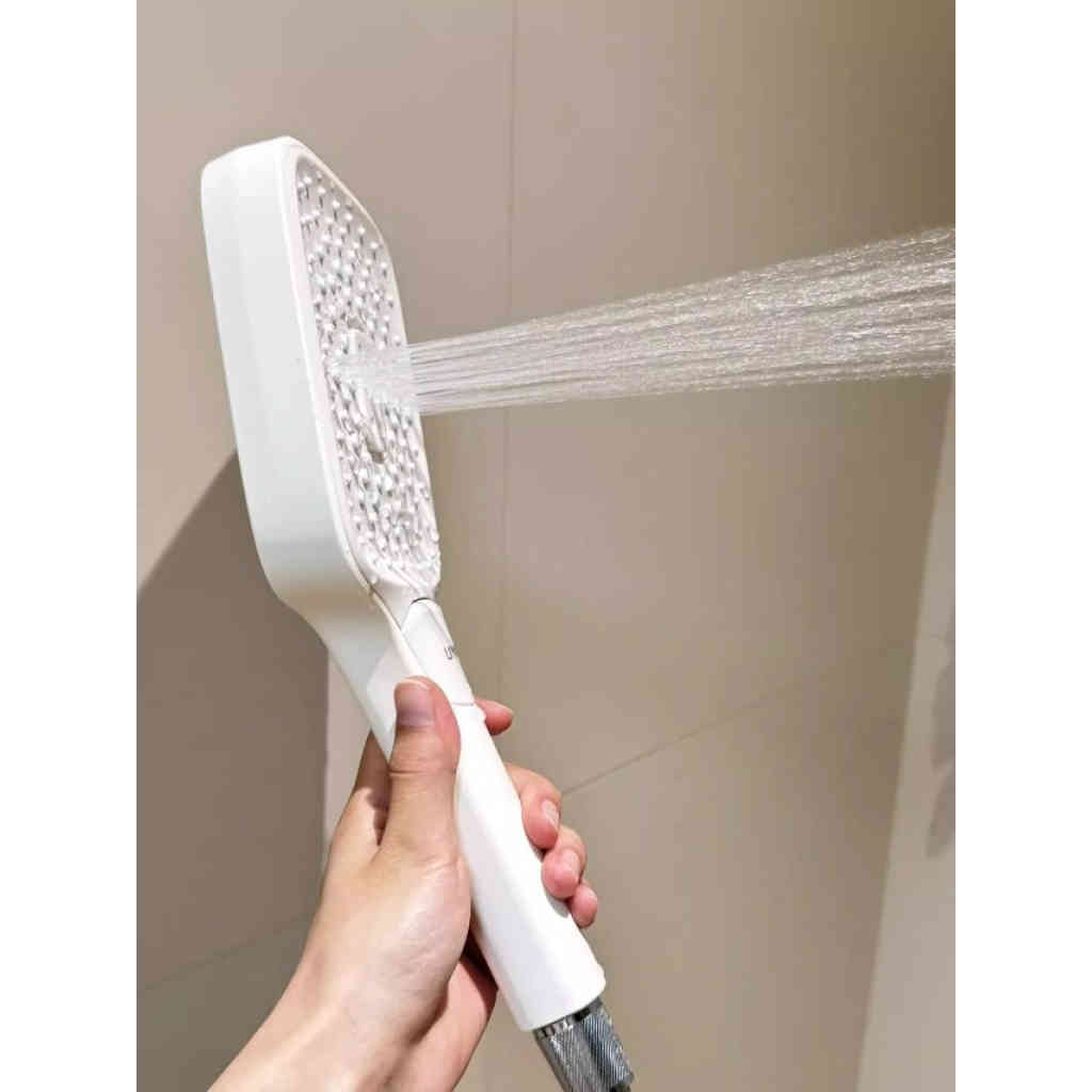 日本【uyiku 空氣增壓花灑】115mm大面板×3模式切換｜仿液態矽膠156孔｜強勁水壓享受衝背感｜通用安裝，升級你的沐浴體驗！