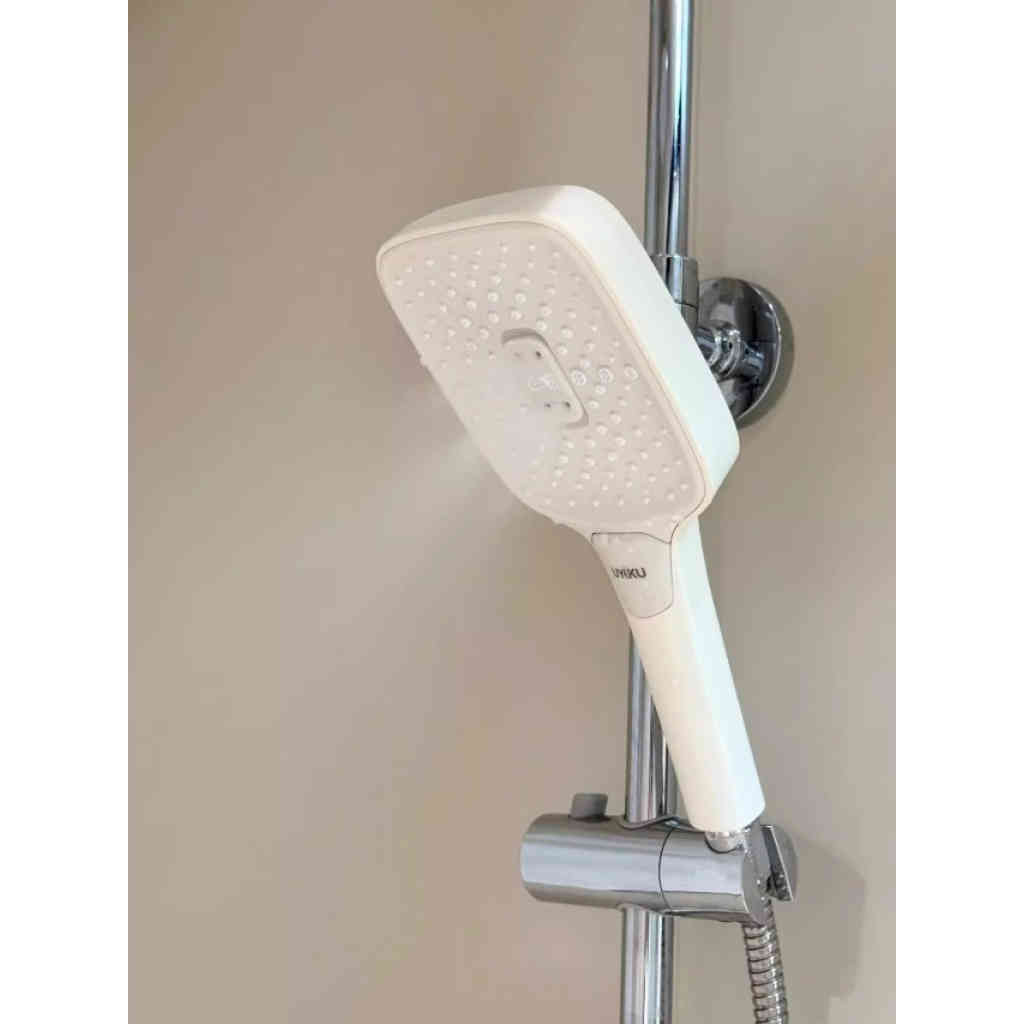 日本【uyiku 空氣增壓花灑】115mm大面板×3模式切換｜仿液態矽膠156孔｜強勁水壓享受衝背感｜通用安裝，升級你的沐浴體驗！