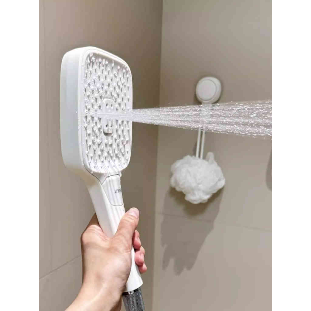 日本【uyiku 空氣增壓花灑】115mm大面板×3模式切換｜仿液態矽膠156孔｜強勁水壓享受衝背感｜通用安裝，升級你的沐浴體驗！