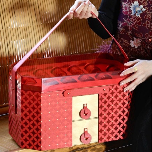 優質食品 【財聚八方】2026新年八角三層大禮盒 尺寸:44.5×27×26 cm