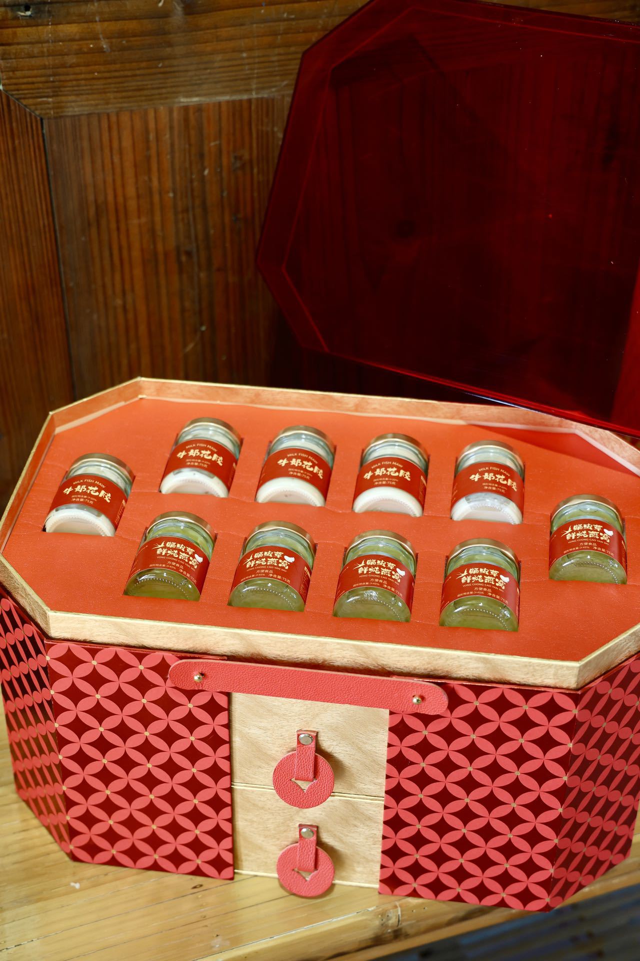 2026新年八角三層大禮盒 尺寸：44.5×27×26 cm