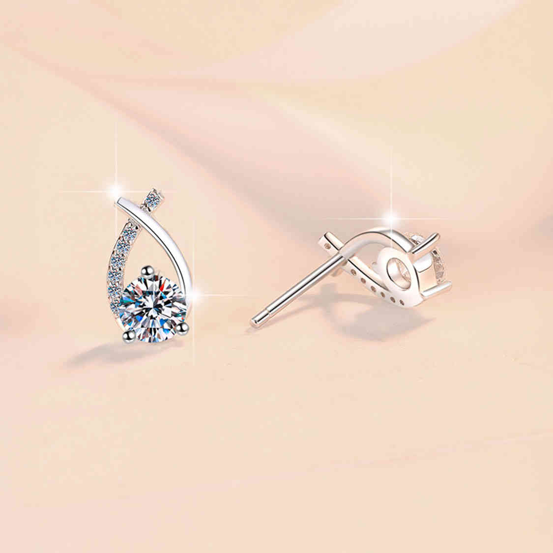 925純銀梨形莫桑石耳環 MSNERG00018 Banner2