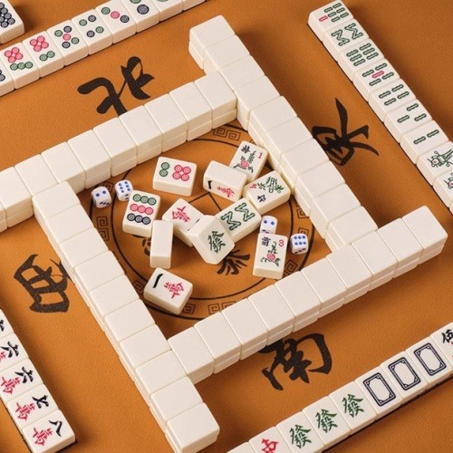 手工精雕環保上漆純手工麻將牌套裝