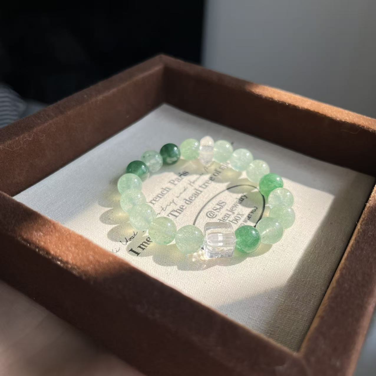 天青垂水天然綠草莓晶白水晶方糖手串