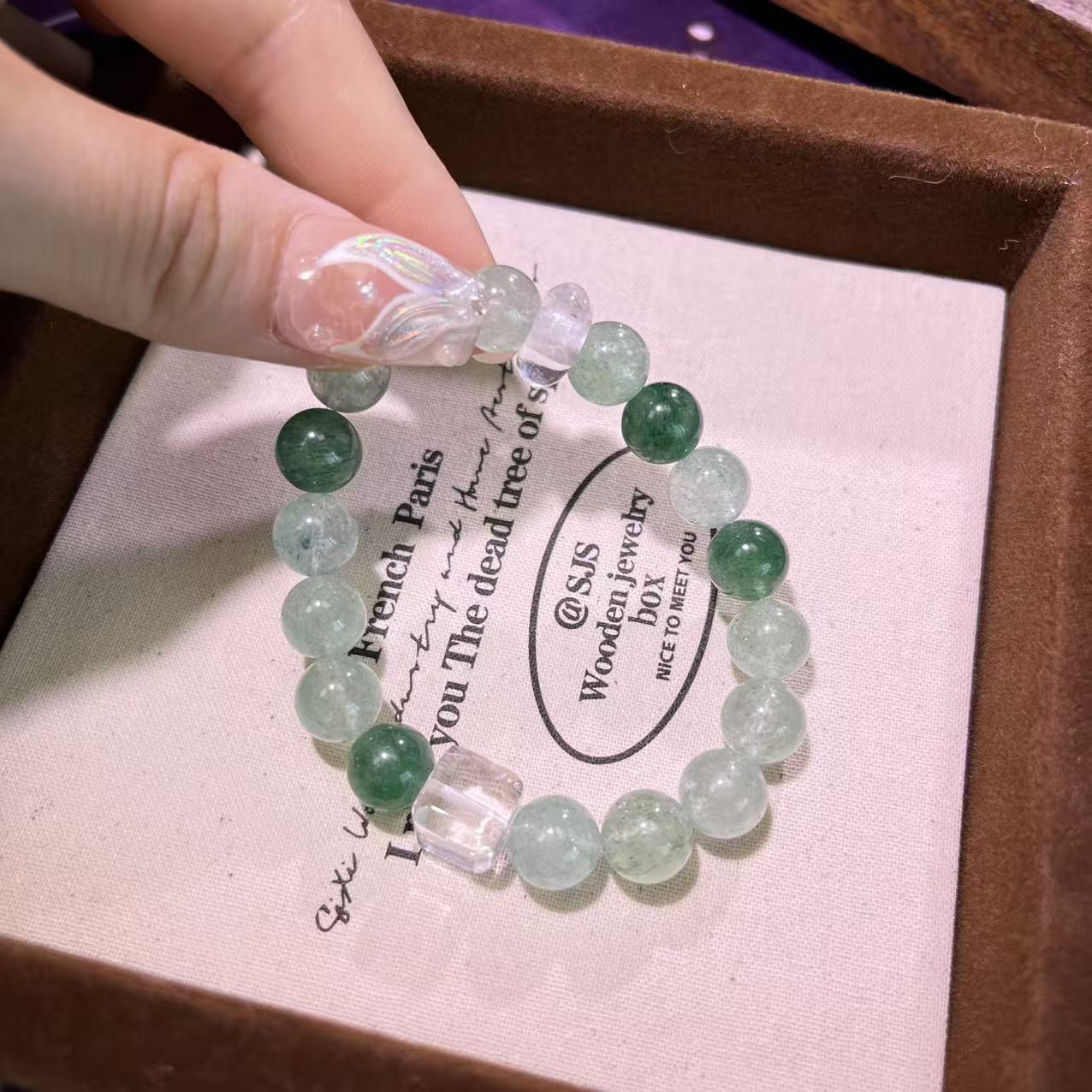 天青垂水天然綠草莓晶白水晶方糖手串