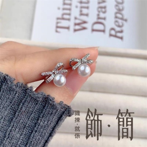 925純銀 蝴蝶結淡水珍珠耳針