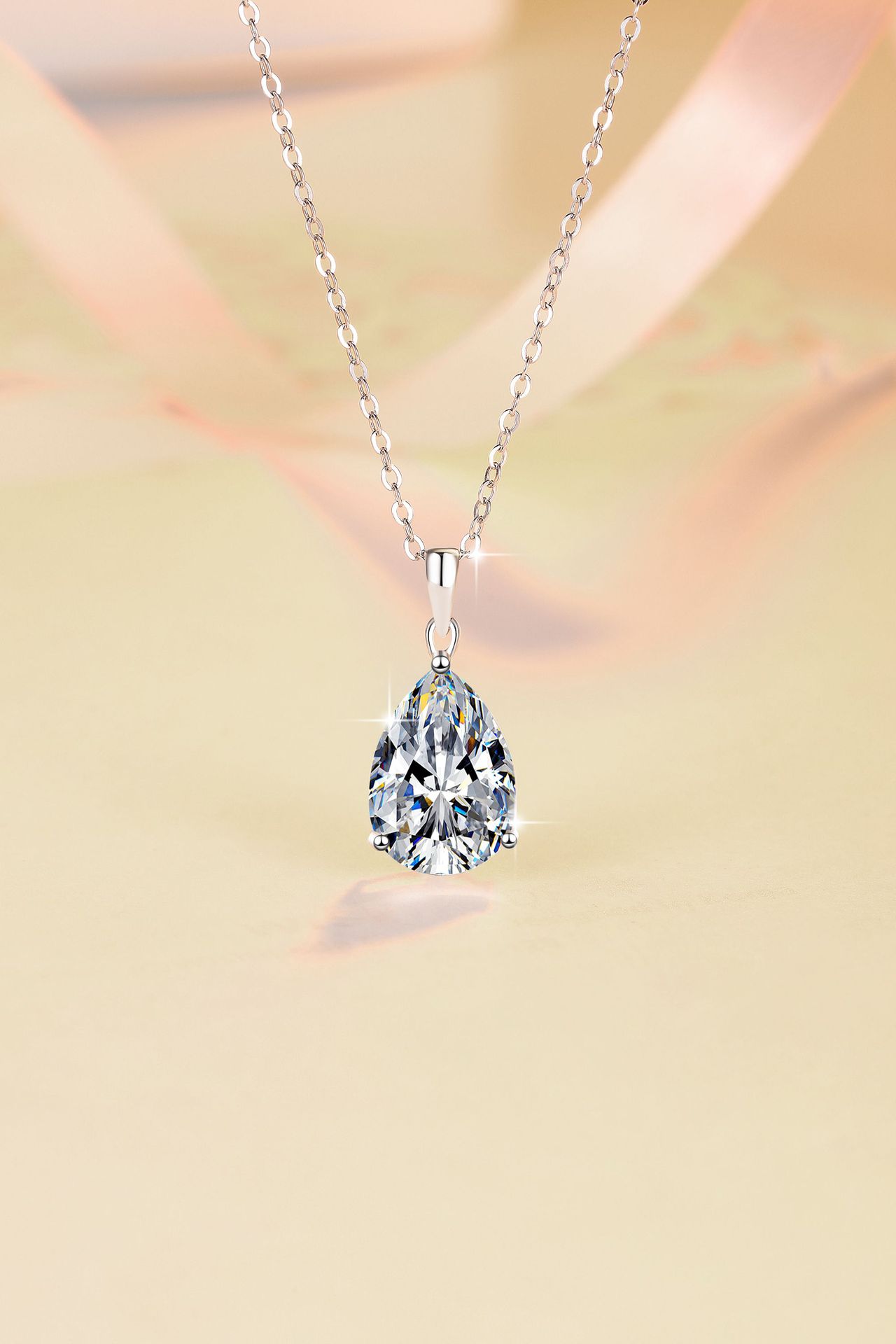 銀飾「海藍之心」6克拉水滴形莫桑石項鏈｜