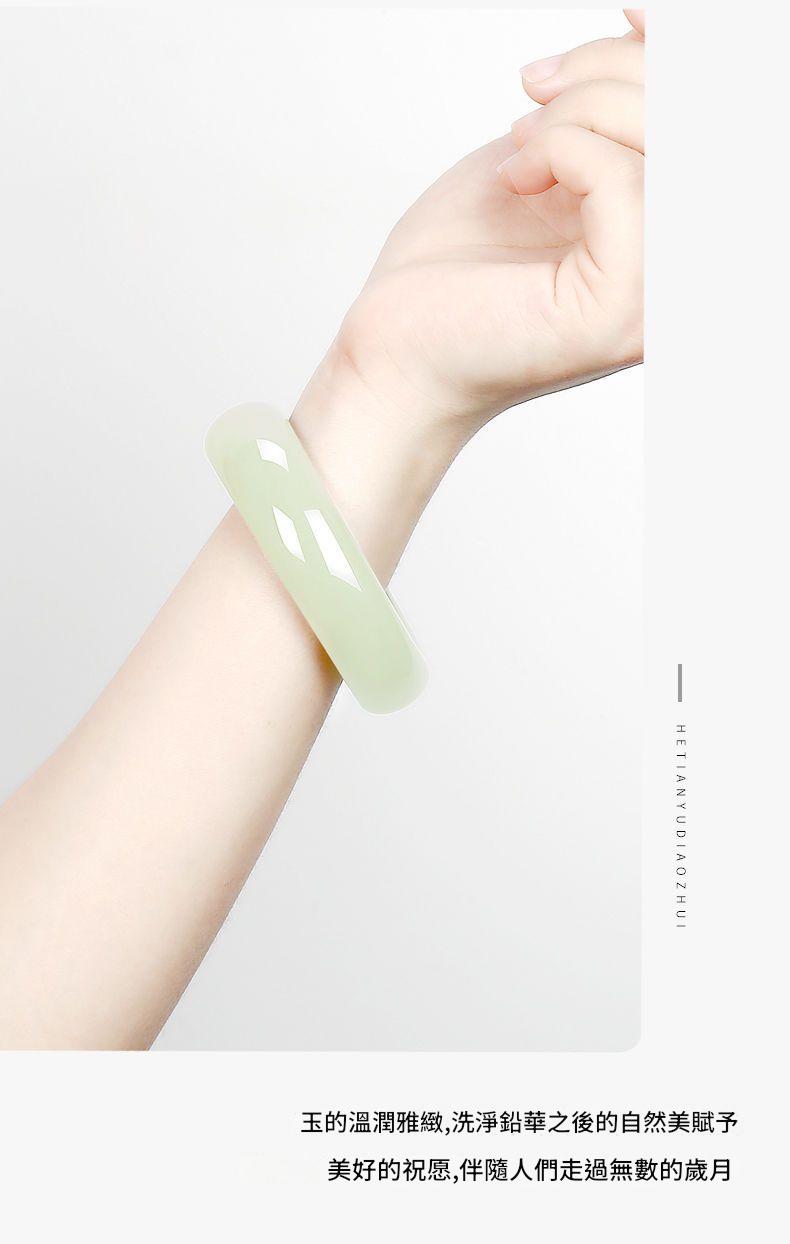 新疆和田玉 晴水手鐲 冰底晴綠 女款正圈玉鐲 附權威鑑定證書 新疆和田玉 晴水手鐲 冰底晴綠 女款正圈玉鐲 附權威鑑定證書