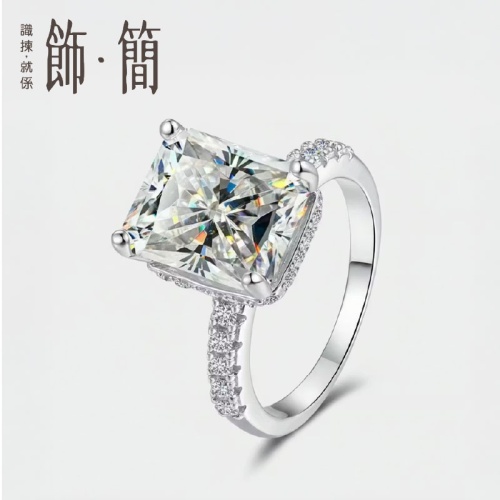 經典四爪雷地恩切工莫桑石純銀戒指|3卡/5卡大克拉可選 S925純銀開口設計 自由調節指圈 璀璨火彩